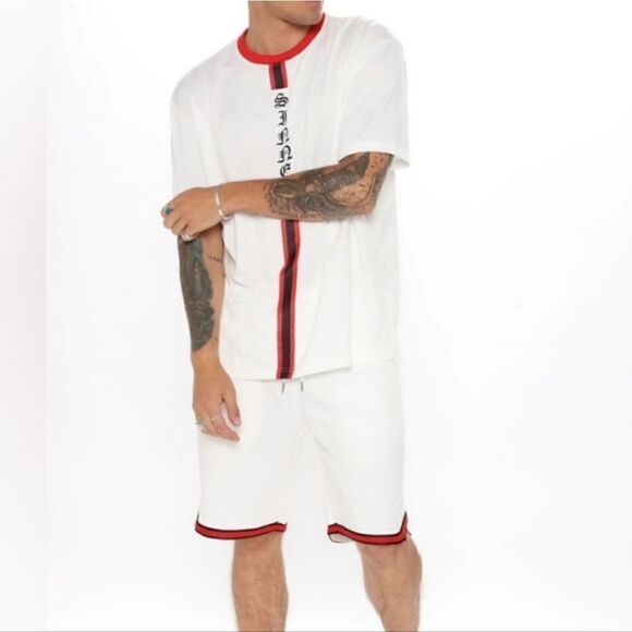 Fashion Nova Mens Sinners Tour shirt size M - Picture 1 of 5